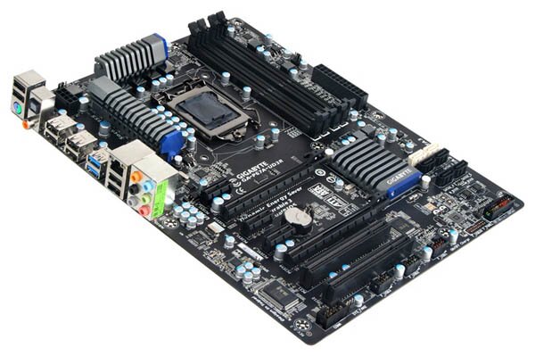 Материнская плата на чипсете Intel P67 - Gigabyte GA-P67A-UD3R